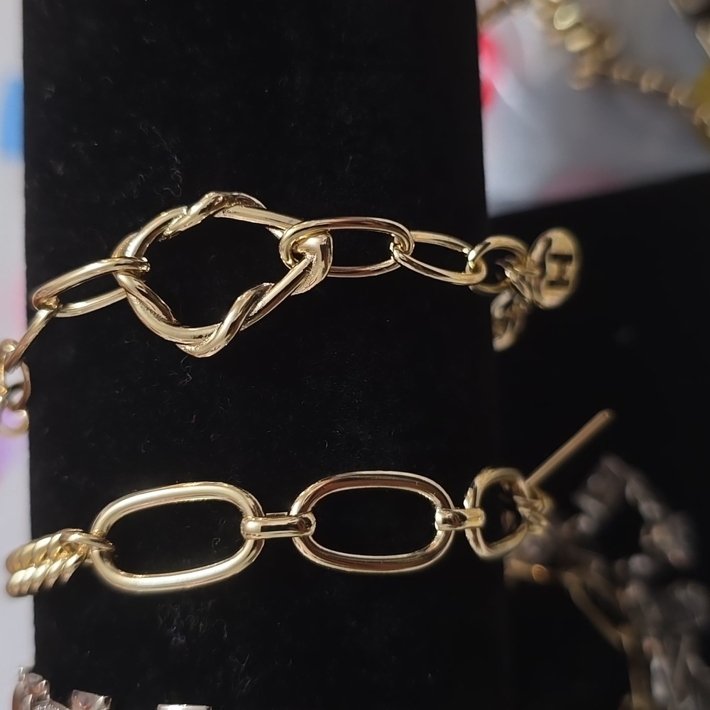 Jewelry - Picture 2 of 4